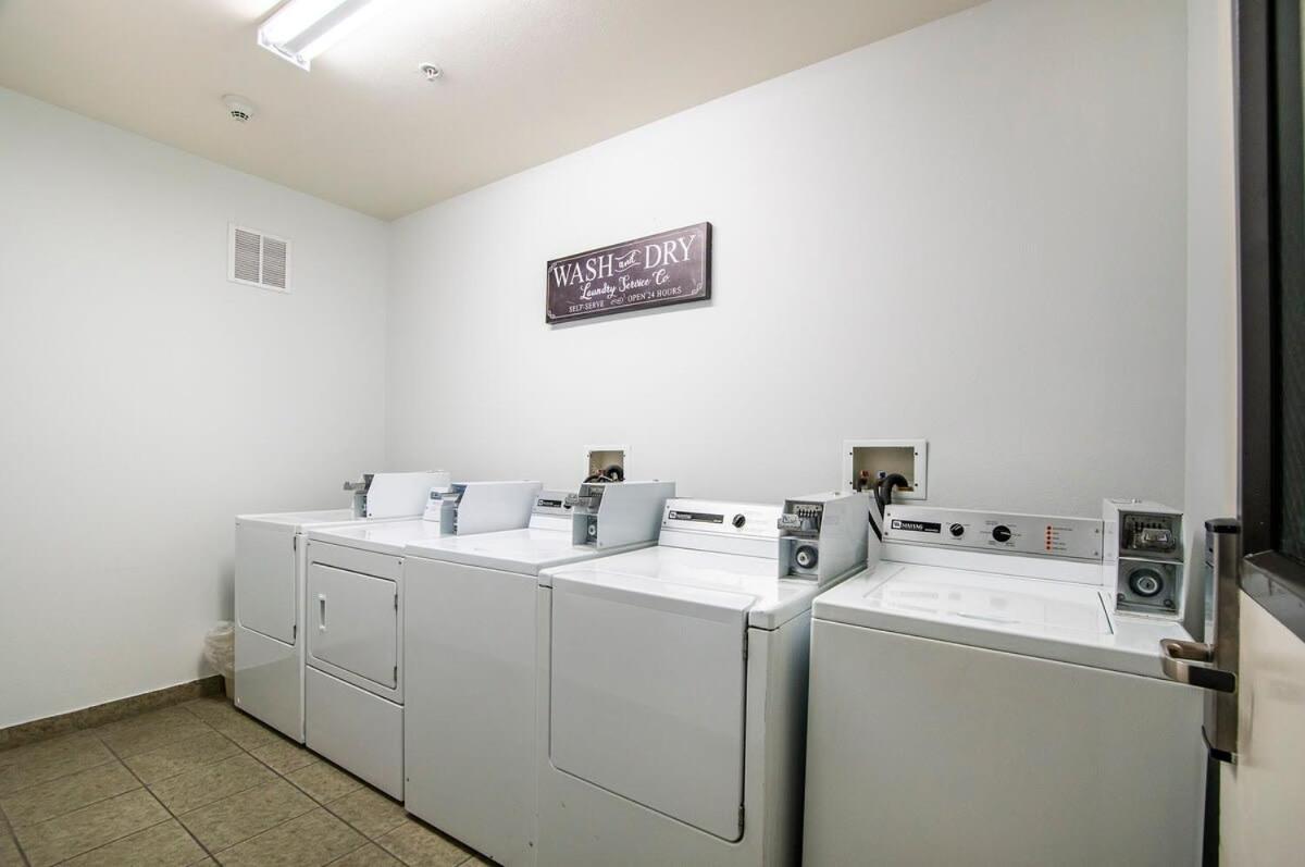 Vistas 107- Modern Studio Sleeps 3 With Style Sierra Vista Luaran gambar